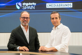 David Colomer, CEO de IPG Mediabrands, junto a Gonzalo Ortiz, fundador de Singularity Spain