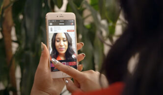 ejemplo de retail de belleza e inteligencia artificial: App Virtual Artist de Sephora