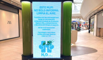 centros comerciales sostenibles: mupi purificador de H2O