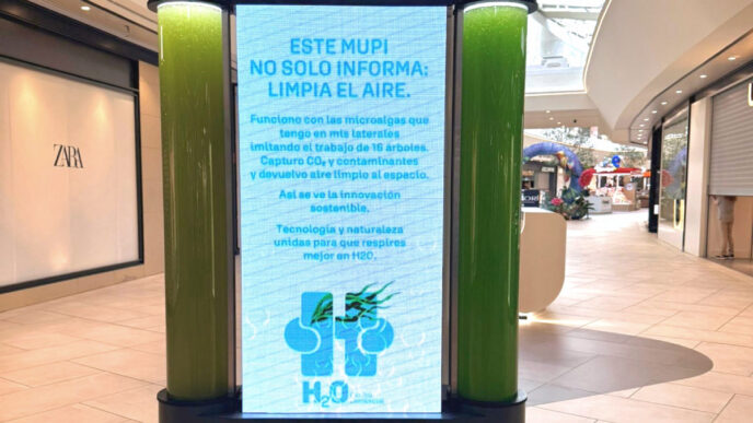centros comerciales sostenibles: mupi purificador de H2O